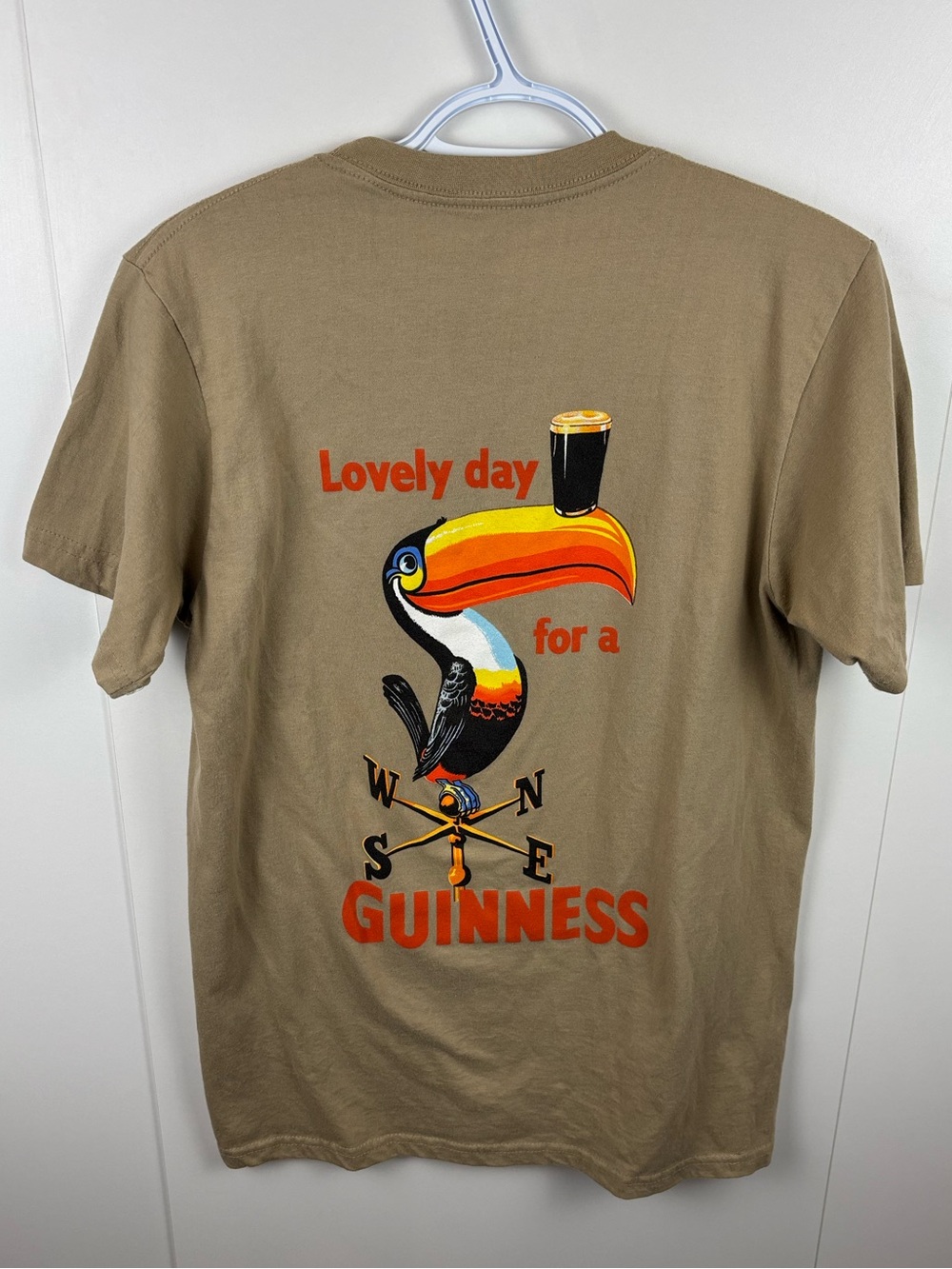 Guinness Lovely Day Toucan Bird T-Shirt Tan Brown Men’s M Harp Logo Ireland Beer